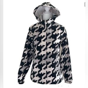 **** X5 Powder Room *** Soft Shell Black & White Houndstooth Jacket. 5000MM